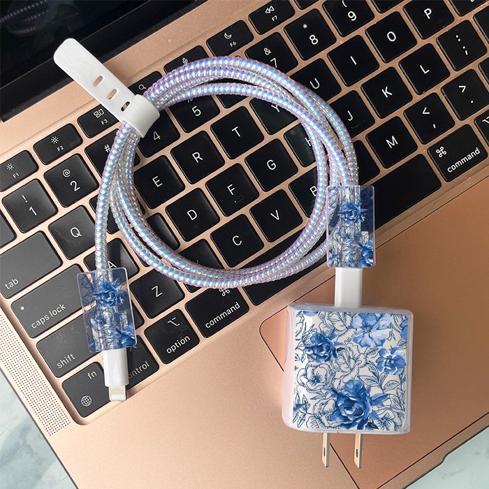 A. Case Flores Azules Cargador 20w